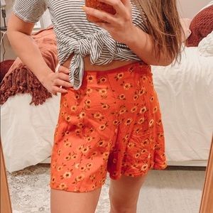 Kimchi Blue Sunflower Shorts 🌻